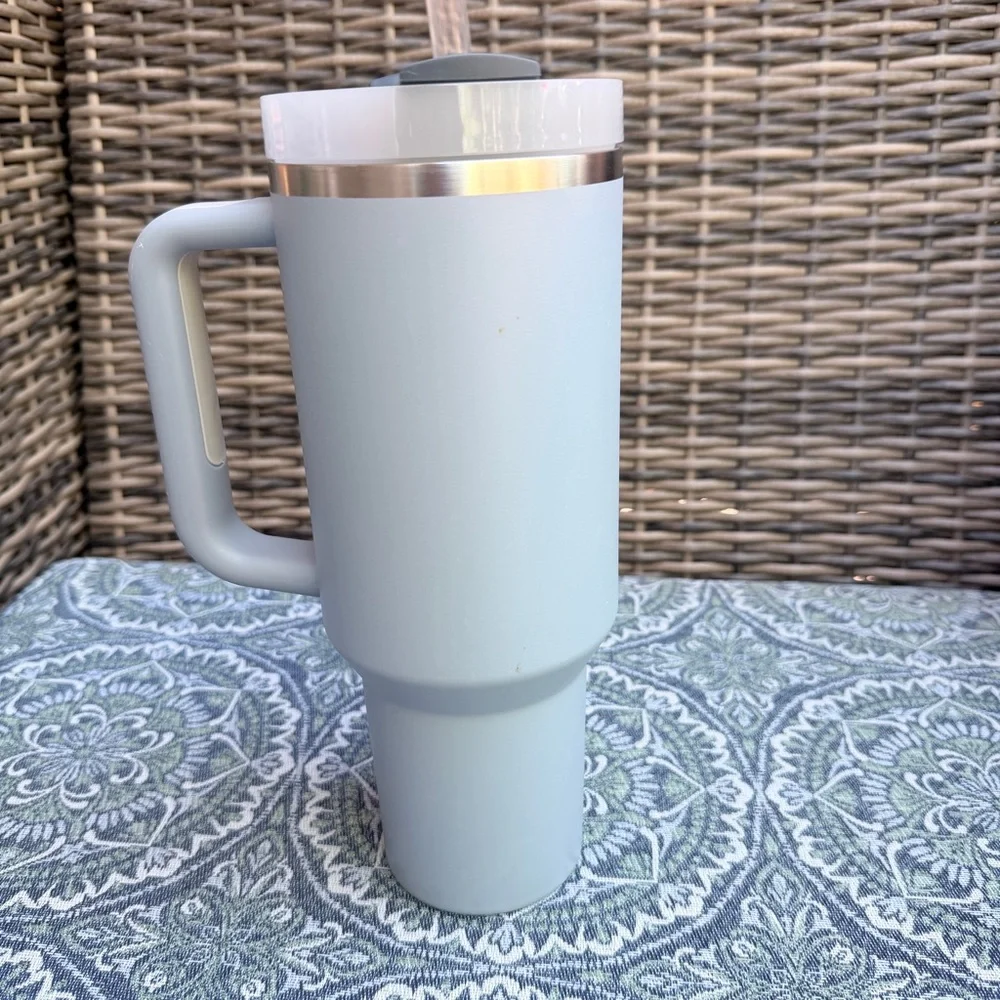 Stanley The Quencher H2.0 Flowstate Tumbler 40oz Chambray Blue Water Bottle Mug - Picture 5 of 13